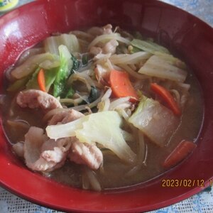 肉野菜の煮込みラーメン